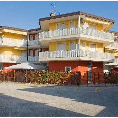 Residence Miriam 2 Бибионе Екстериор снимка