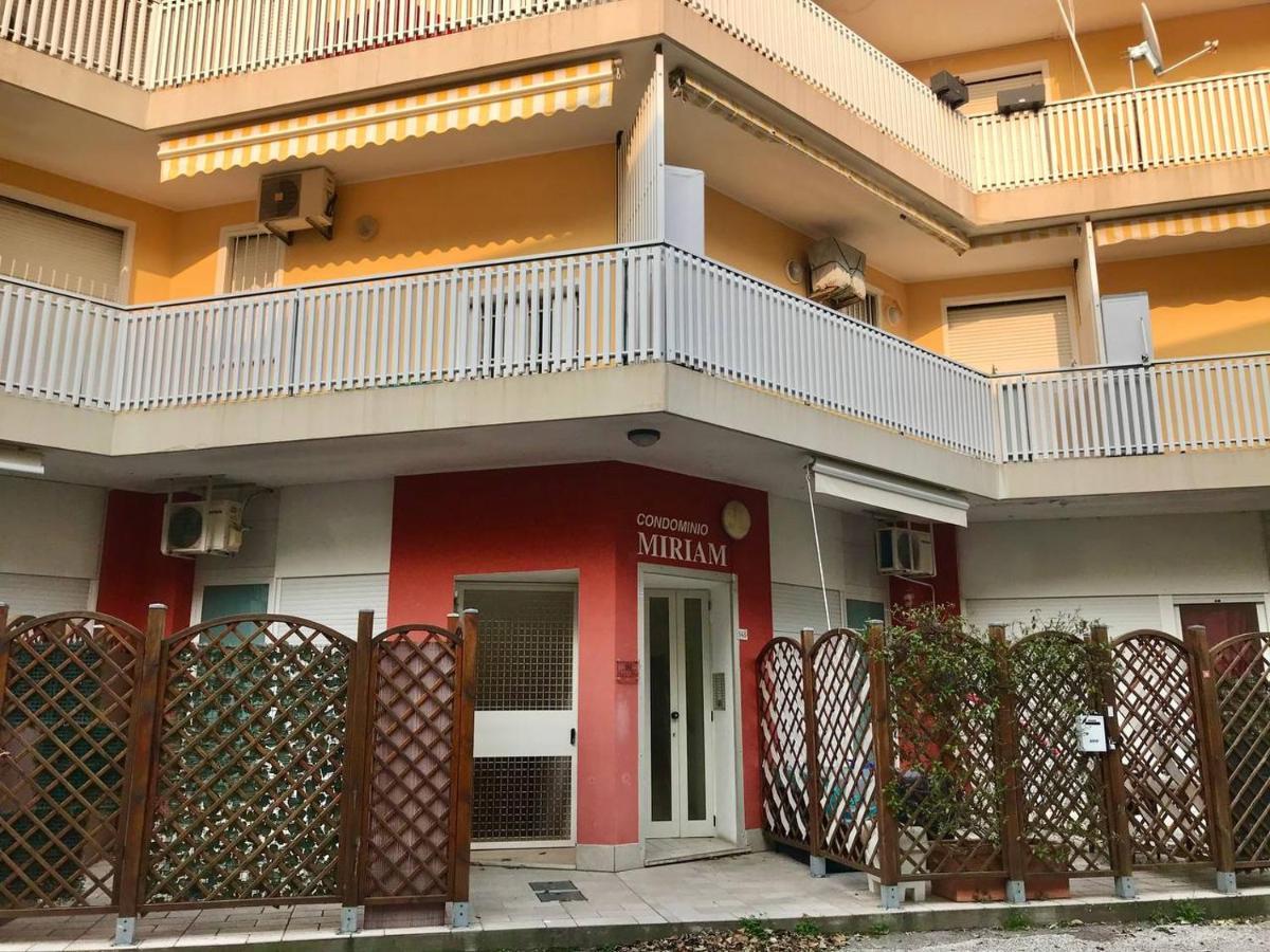 Residence Miriam 2 Бибионе Екстериор снимка