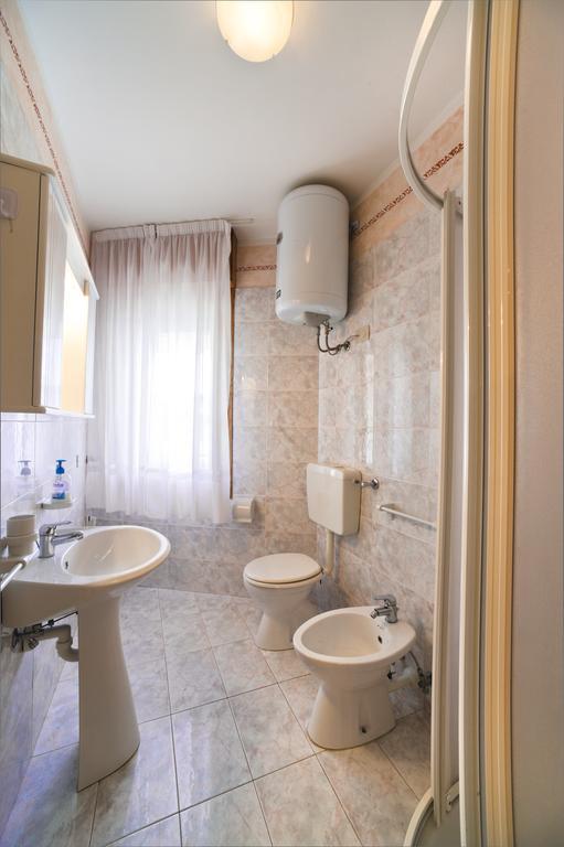 Residence Miriam 2 Бибионе Стая снимка